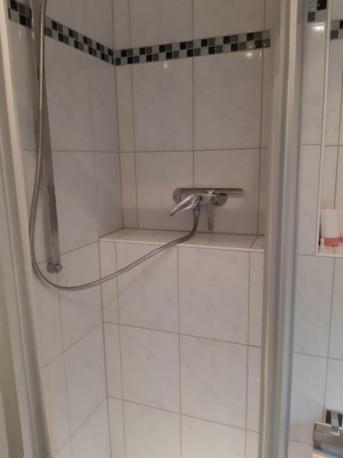 Standardzimmer Nahe Messe Und Airport Dusseldorf Luaran gambar